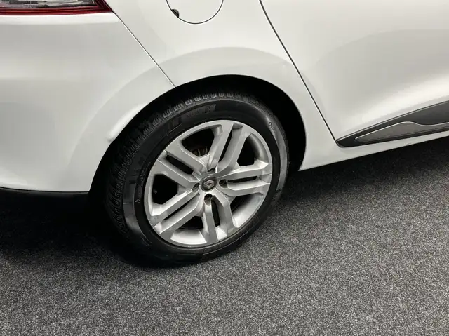 Renault Clio view 10