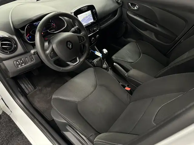 Renault Clio view 14