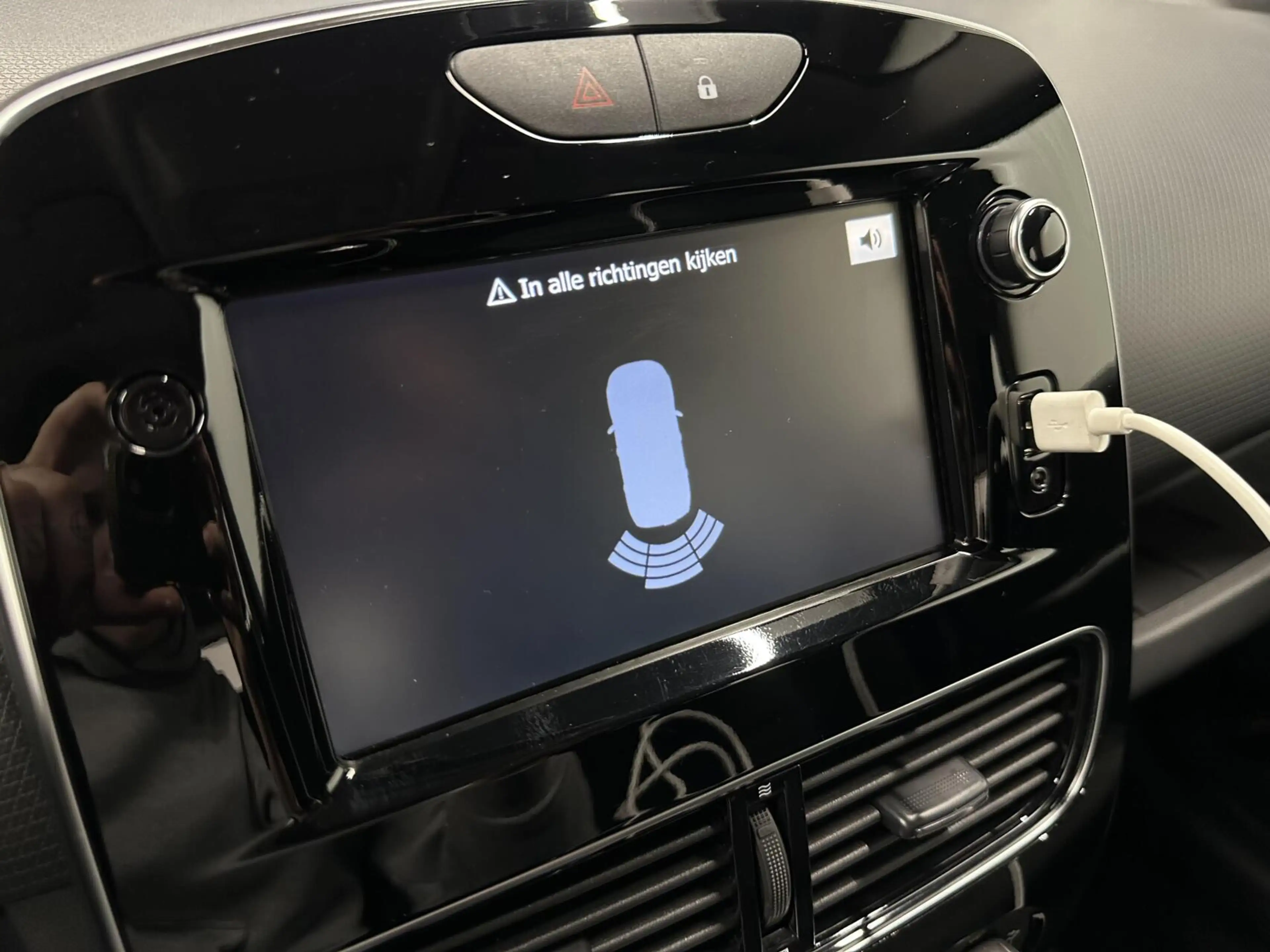 Renault Clio Estate 0.9 TCe Limited CRUISE NAVI CARPLAY. — photo 26