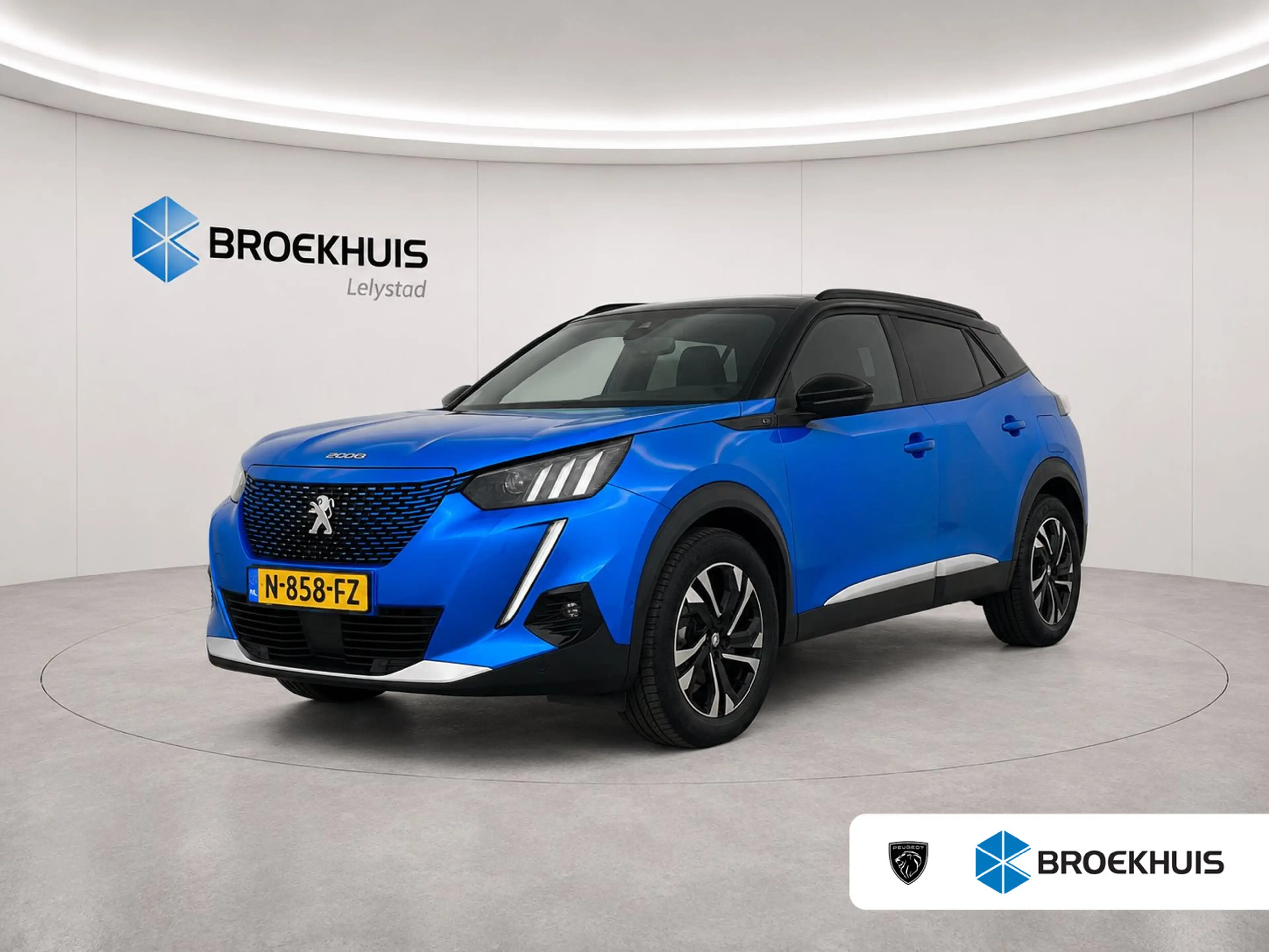 Peugeot e-2008 50KWH 136PK GT-LINE AUTOMAAT / NAVI / LEDER / CLIM