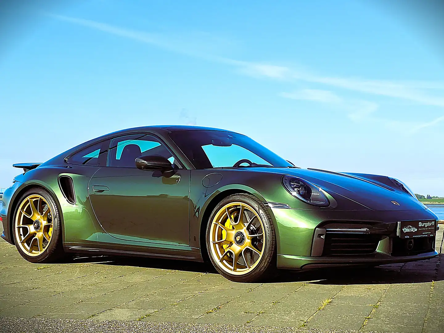 Porsche 992 911 Turbo S, Full Config., Appr.12.26, Oak Grün Grün - 1