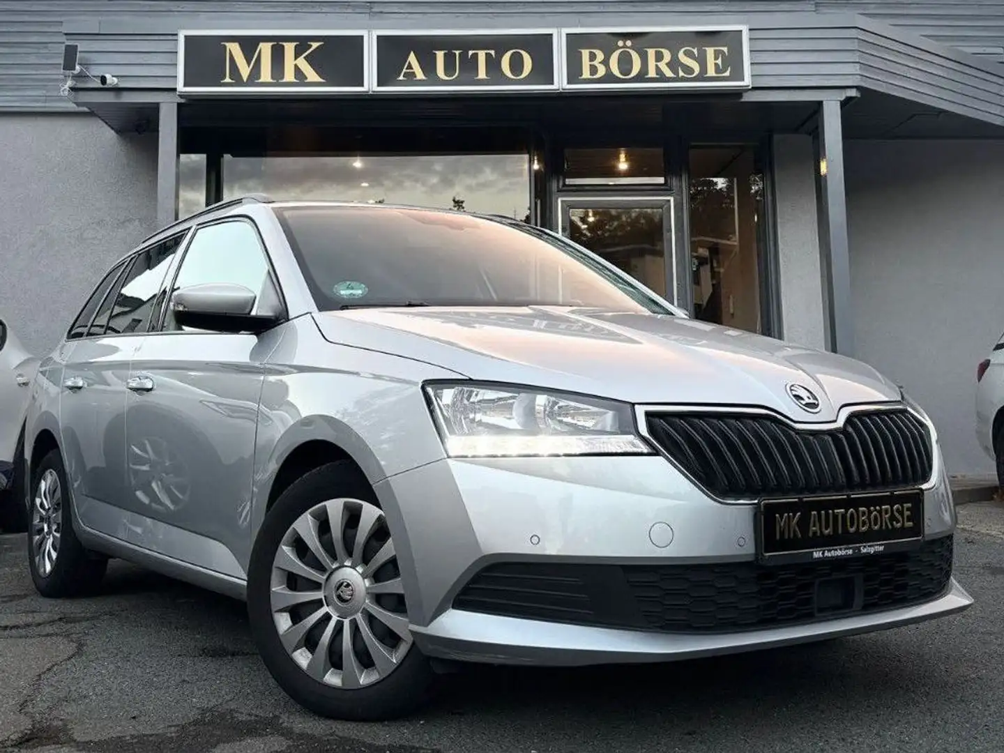 Skoda Fabia CombiAmbitionPDC/NAVI/TEMPOKlimaAut/Start-S Silber - 2