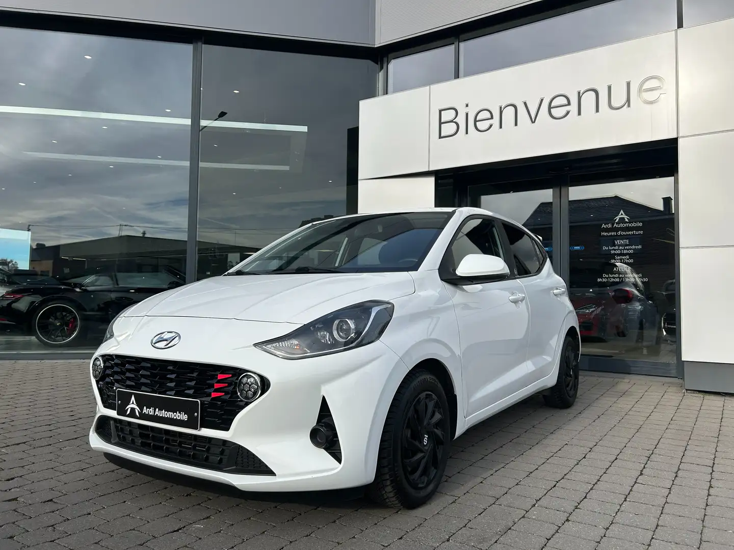 Hyundai i10 1.0i *GARANTIE*CARPLAY*CAMERA*SIEGES+VOLANT CHAUFF Blanc - 1