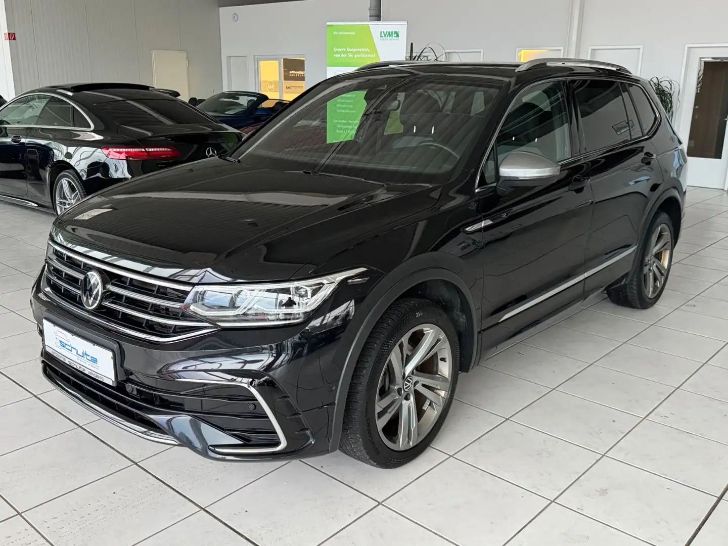Volkswagen Tiguan Allspace R-Line 4Motion Matrix*Pano*AHK Schwarz - 1