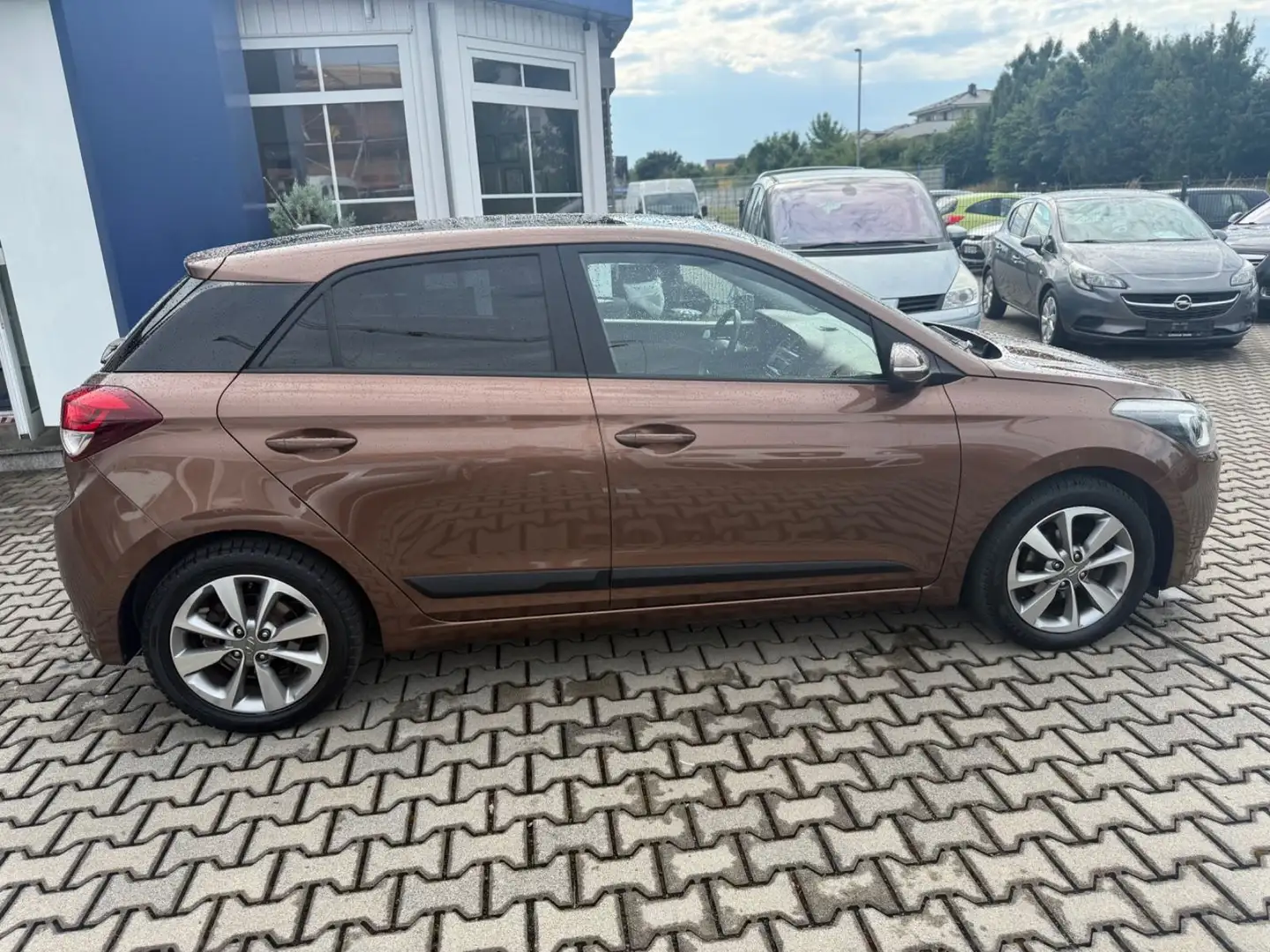 Hyundai i20 Style**aus 1. Hand**Panoramadach** Kahverengi - 2