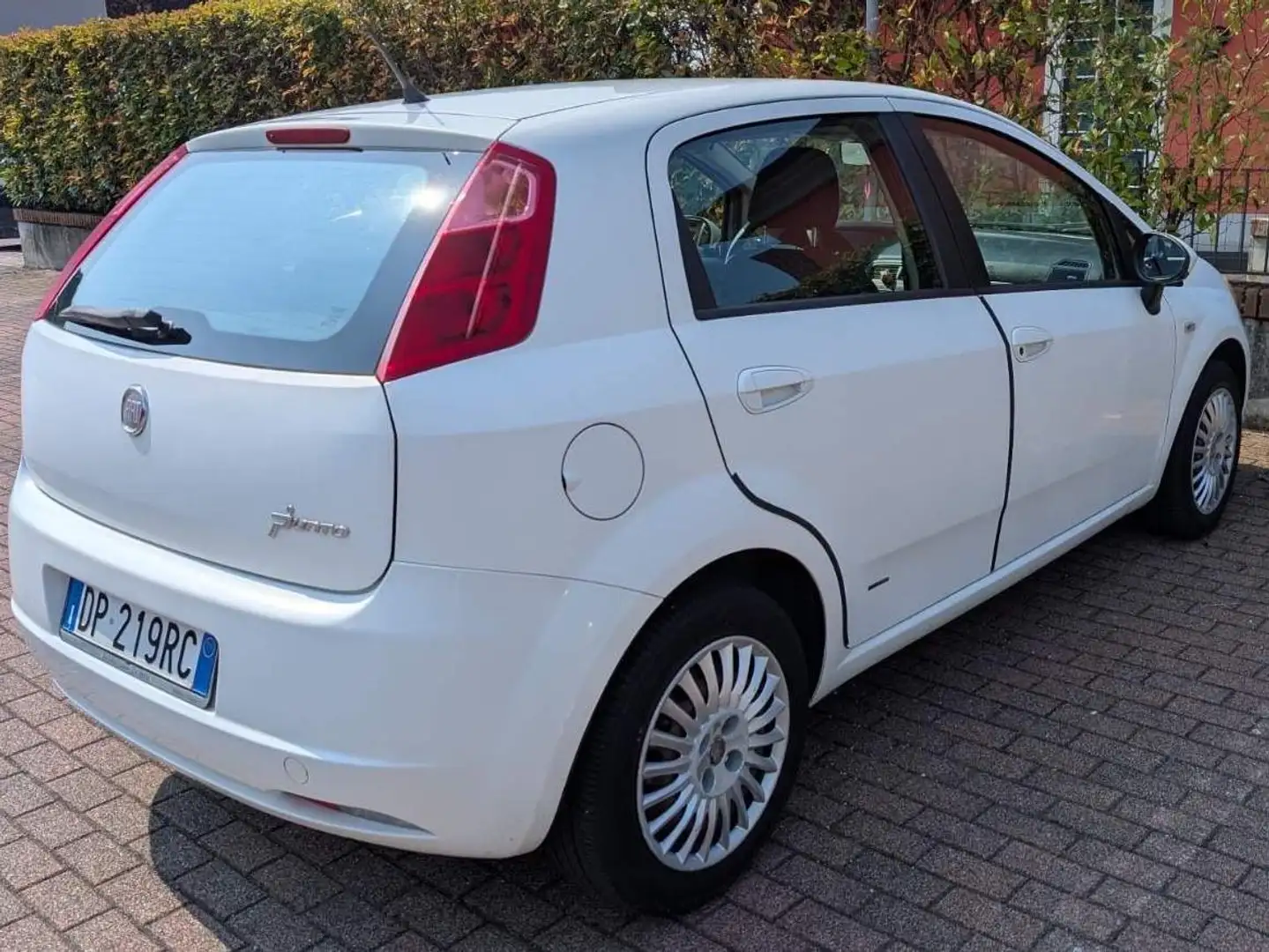 Fiat Grande Punto Grande Punto III 2005 5p 1.2 Active c/clima 65cv Bianco - 2