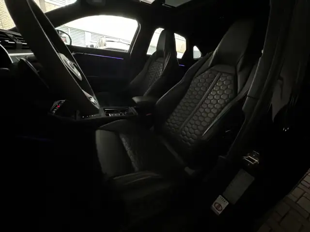 Audi RS Q3 view 10