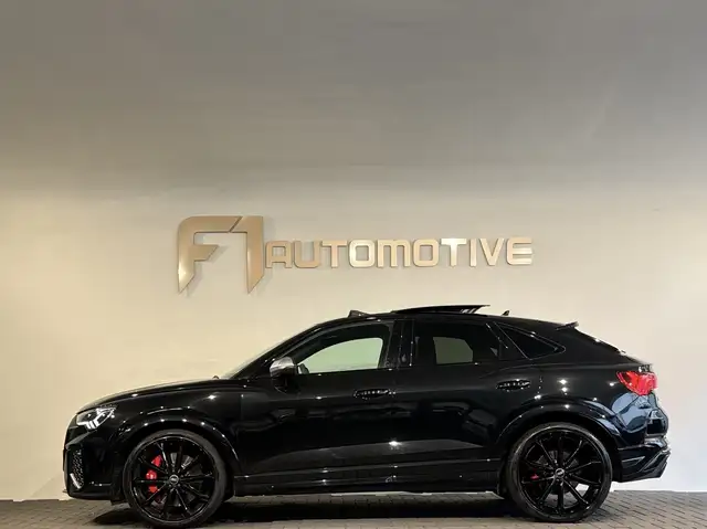 Audi RS Q3 view 8