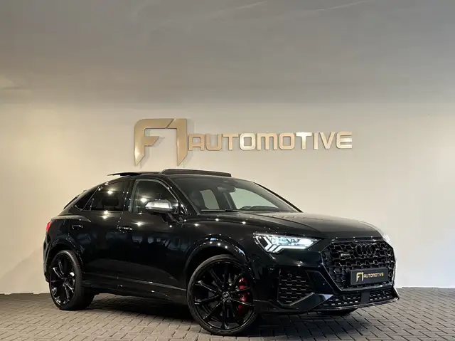 Audi RS Q3 view 3