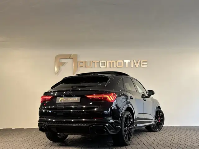 Audi RS Q3 view 6