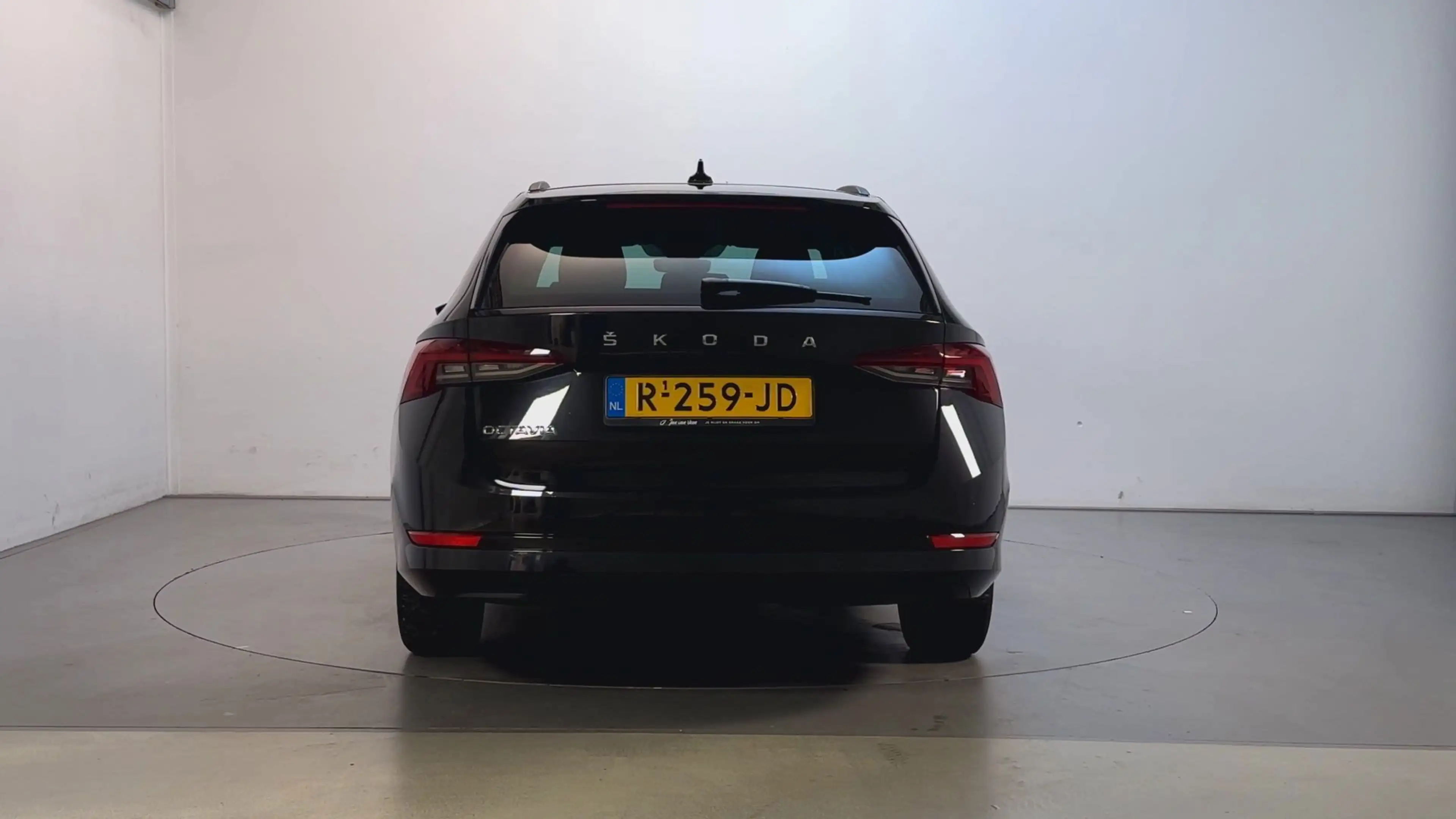 Skoda Octavia Combi 1.0 TSI Business Edition Navigatie Parkeerse — photo 10