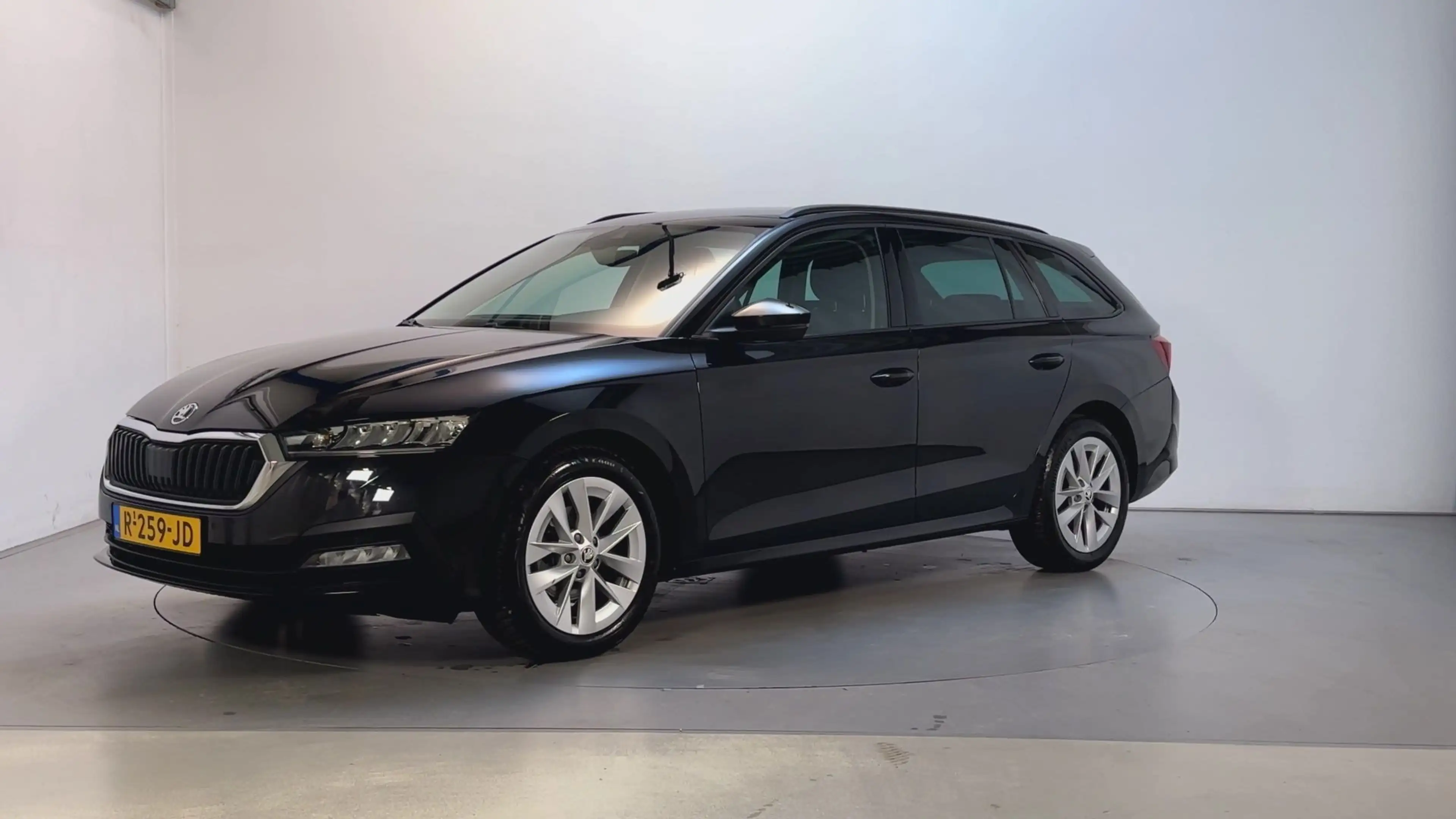 Skoda Octavia Combi 1.0 TSI Business Edition Navigatie Parkeerse — photo 8
