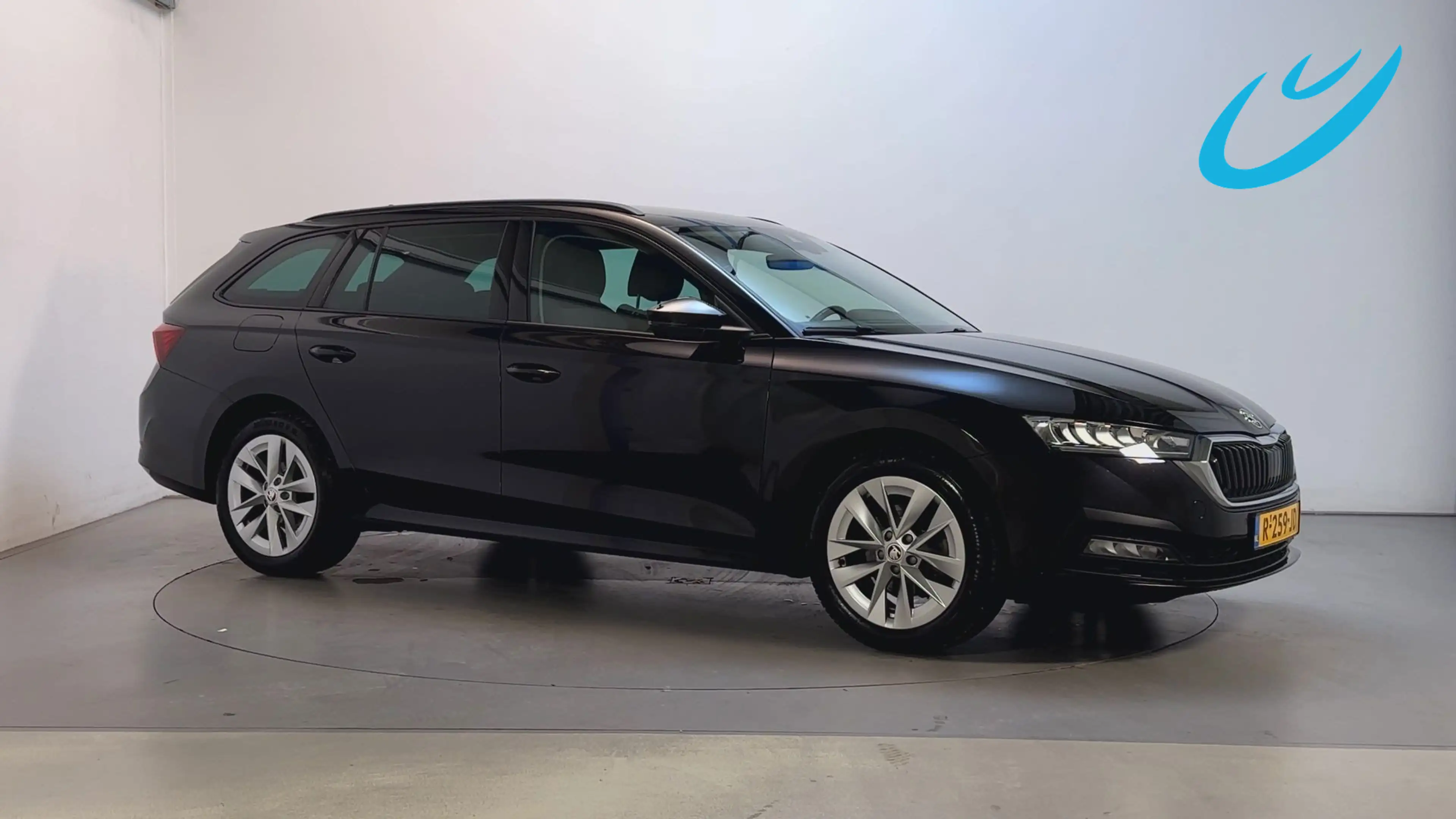 Skoda Octavia Combi 1.0 TSI Business Edition Navigatie Parkeerse