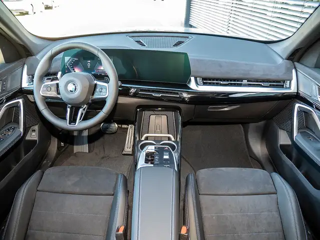 BMW X1 view 5