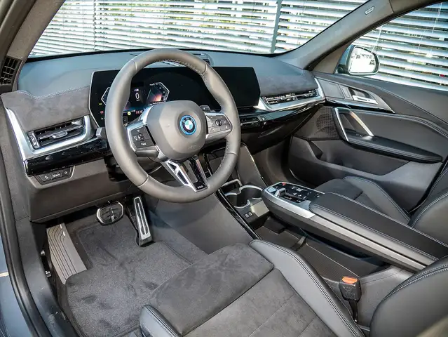 BMW X1 view 3