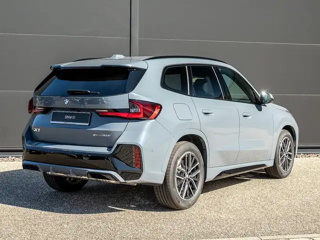 BMW X1 view 2