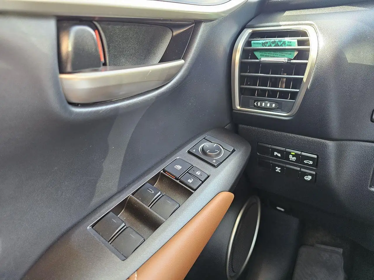 Lexus NX снимка Lexus NX