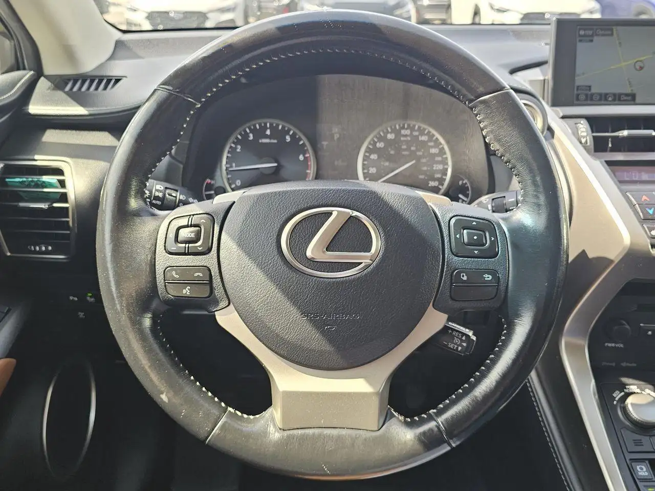 Lexus NX снимка Lexus NX