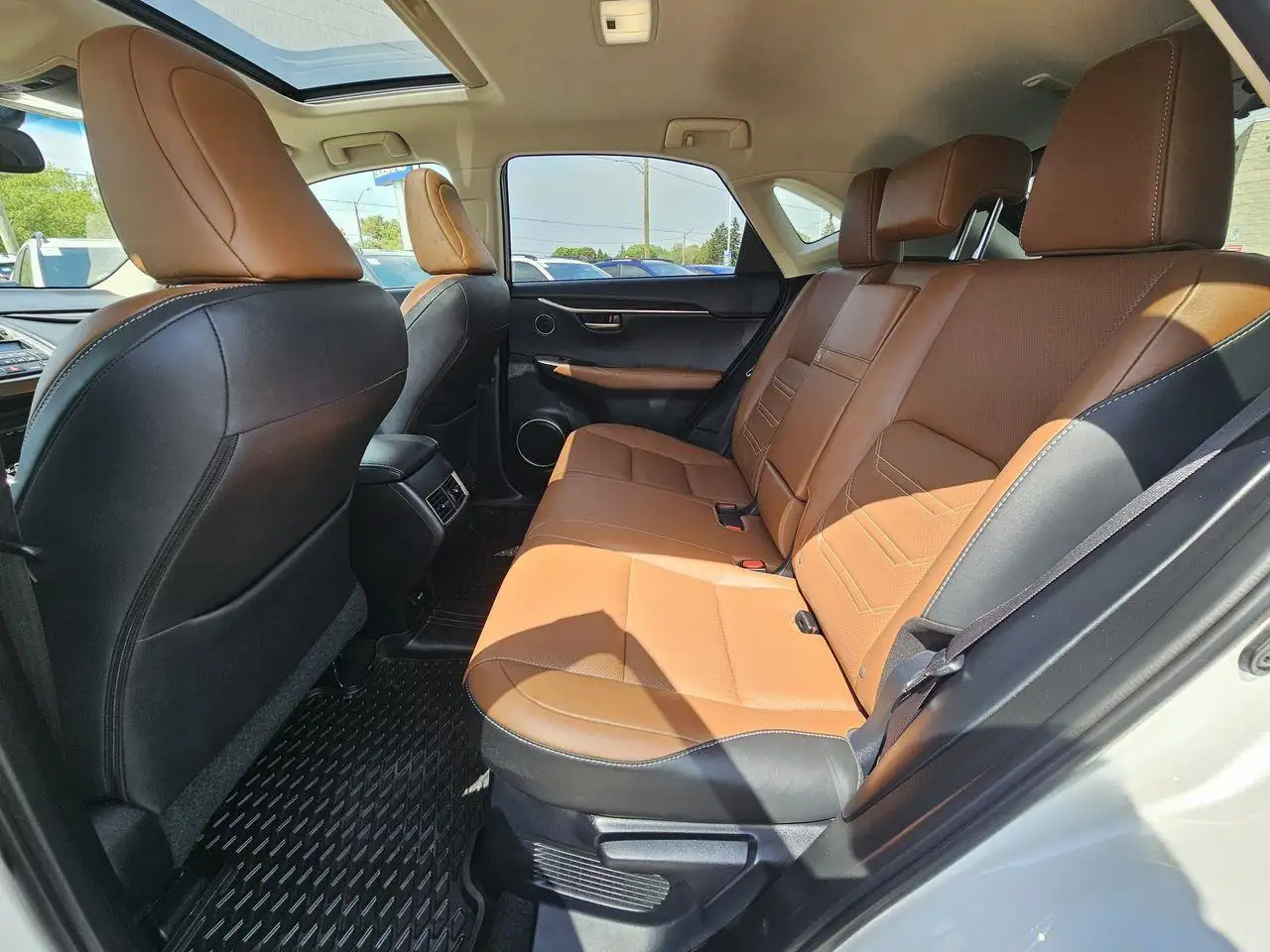 Lexus NX снимка Lexus NX