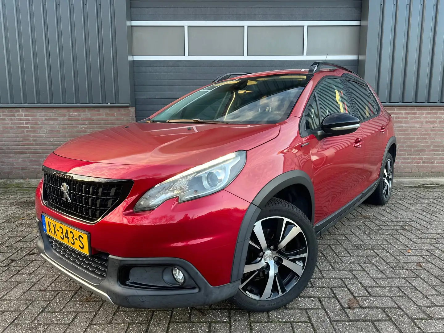 Peugeot 2008 1.2 PureTech GT-line Rouge - 1
