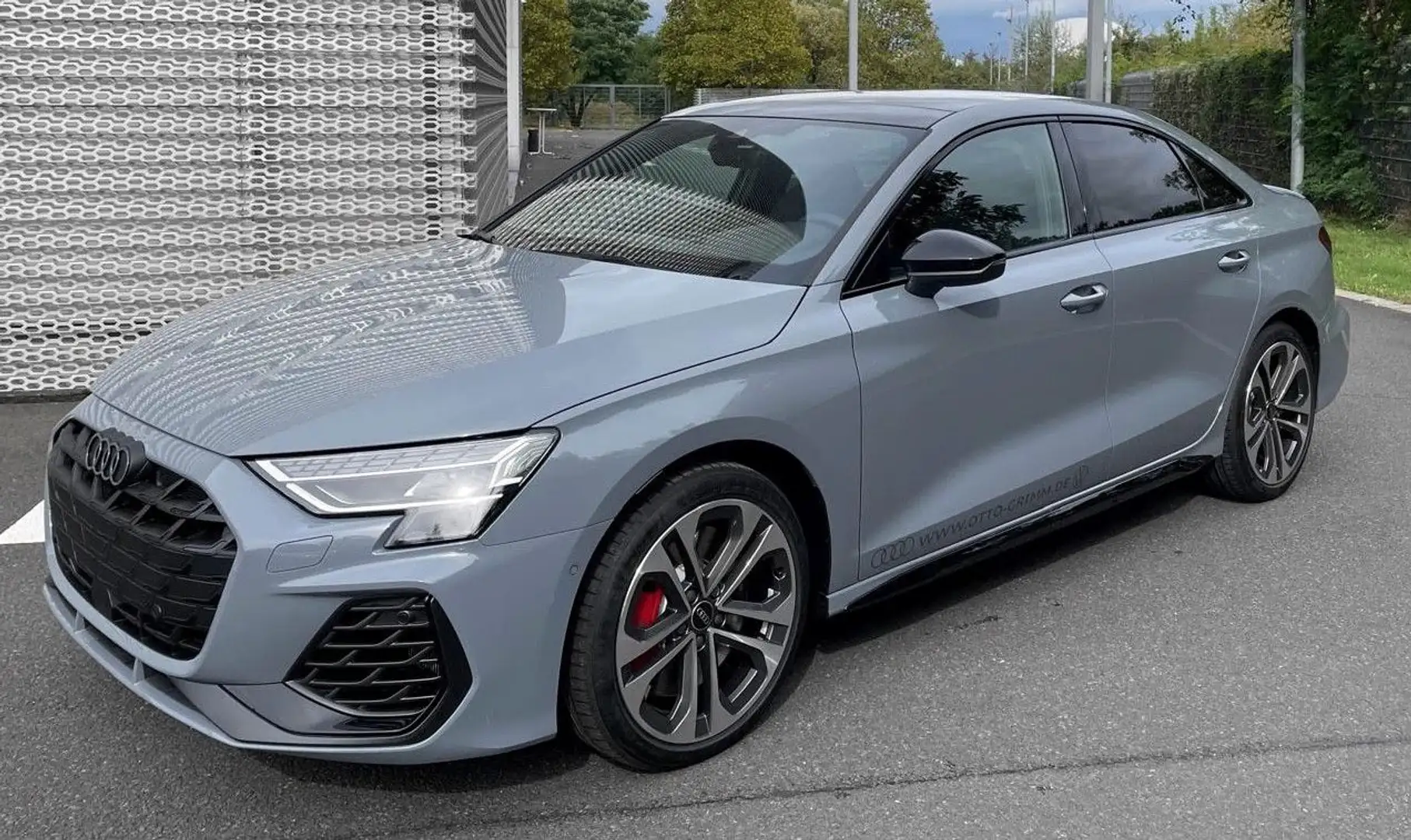 Audi S3 Limousinequattro PORSCHE Arktikgrau,Akrapovic Grau - 1