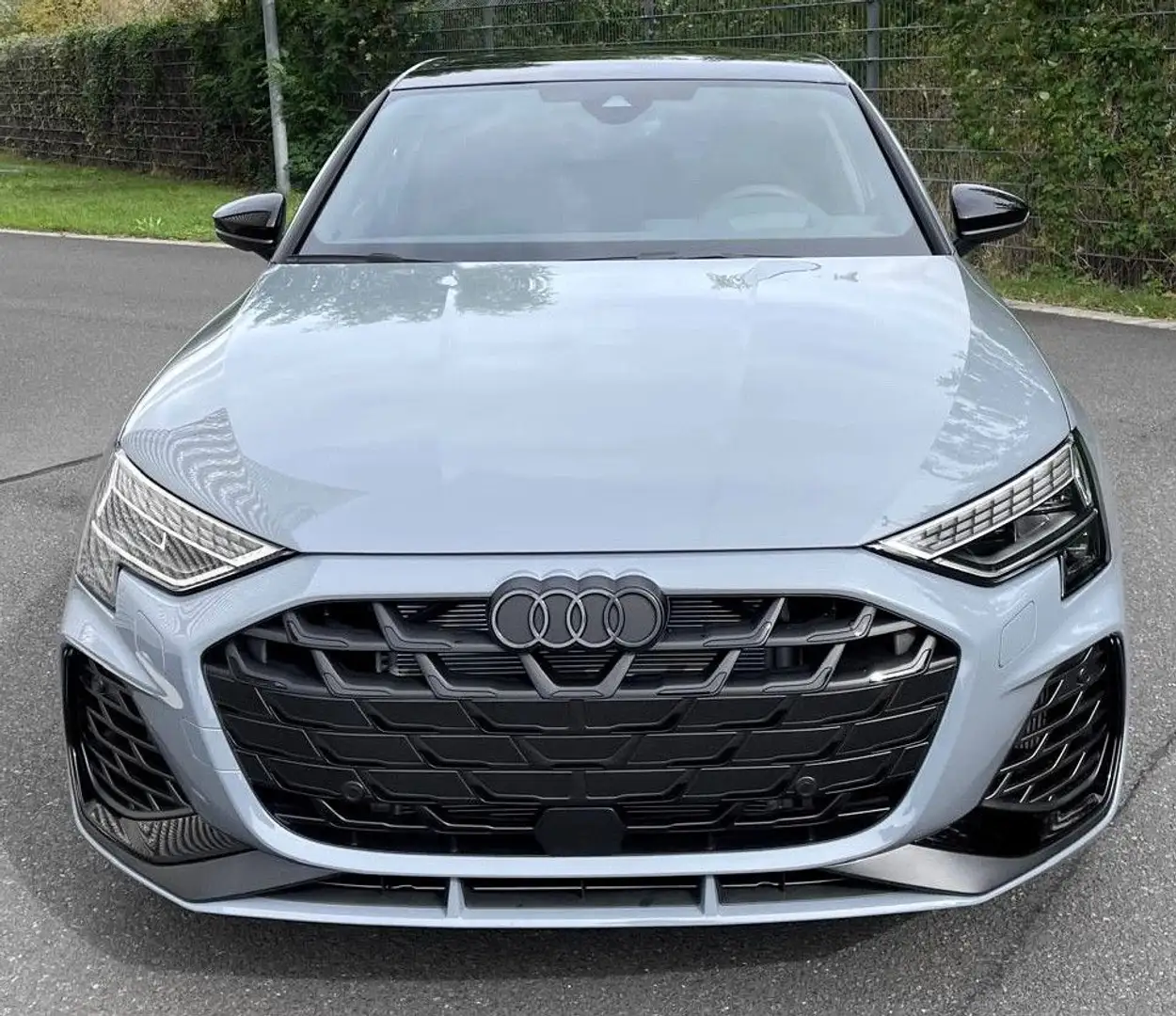 Audi S3 Limousinequattro PORSCHE Arktikgrau,Akrapovic Grau - 2