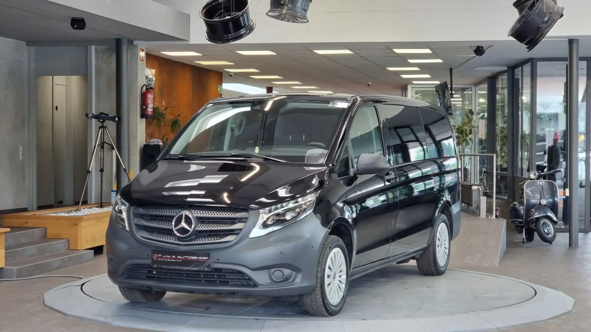 Mercedes-Benz Vito Tourer 4x4 Lang PRO 9-Sitzer Aut. Ohne Nova Netto Schwarz - 1