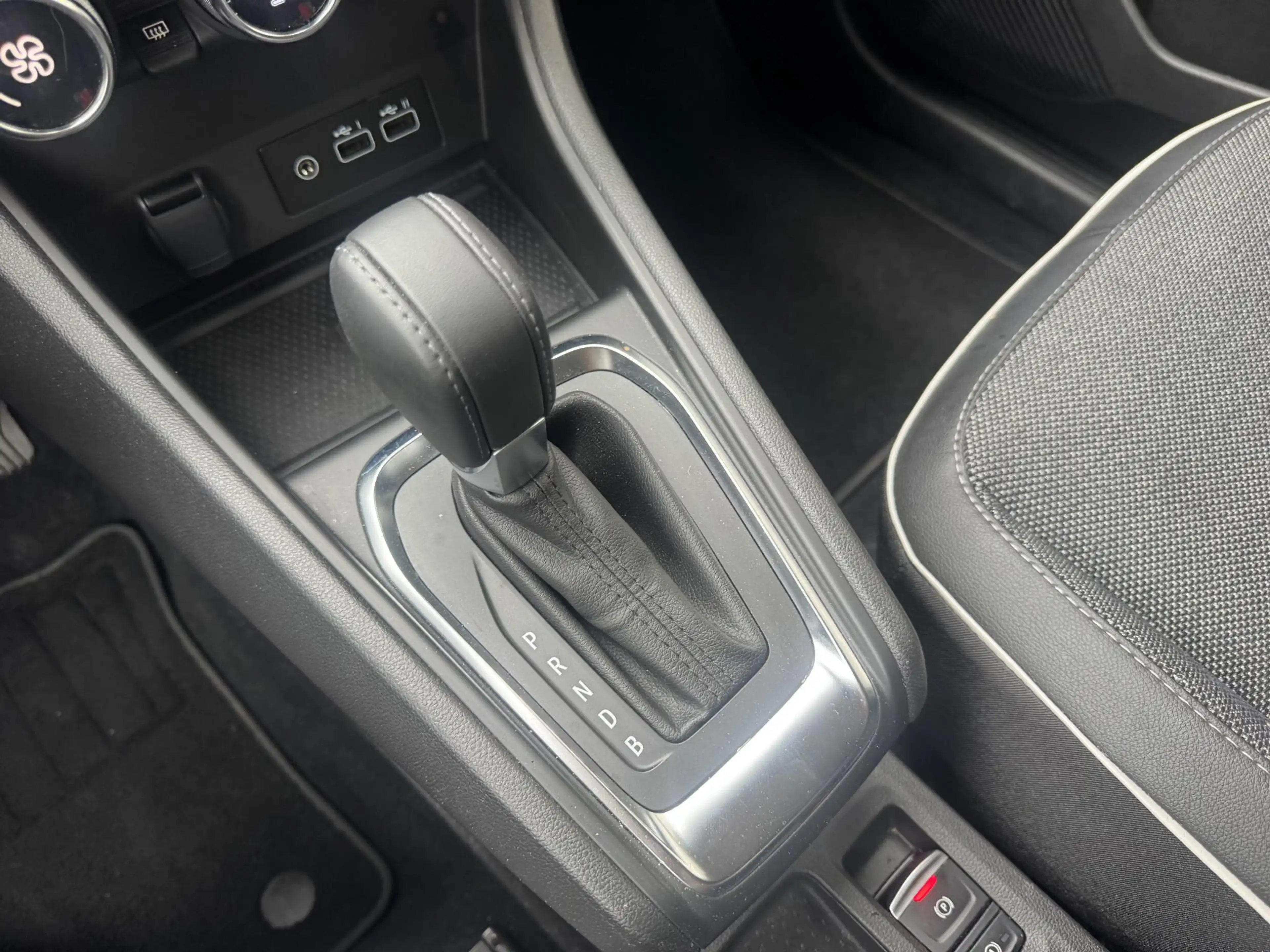 Mitsubishi ASX 1.6 HEV AT First Edition | Trekhaak | Stoelverwarm — photo 29