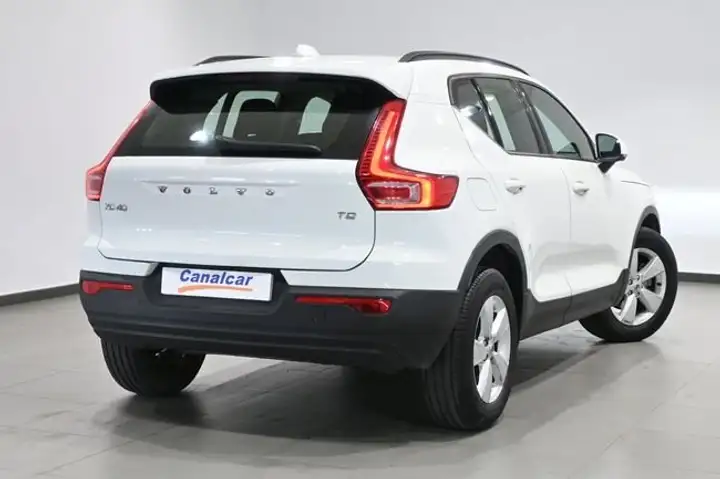 Volvo XC40 T2 Momentum Core man 2021, foto 4