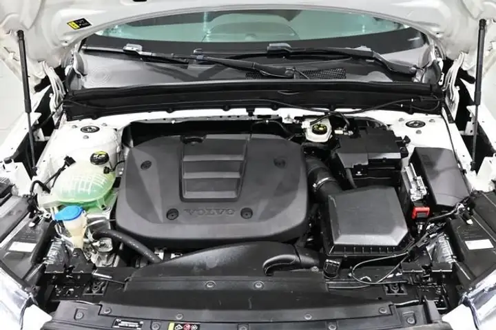 Volvo XC40 T2 Momentum Core man 2021, foto 7