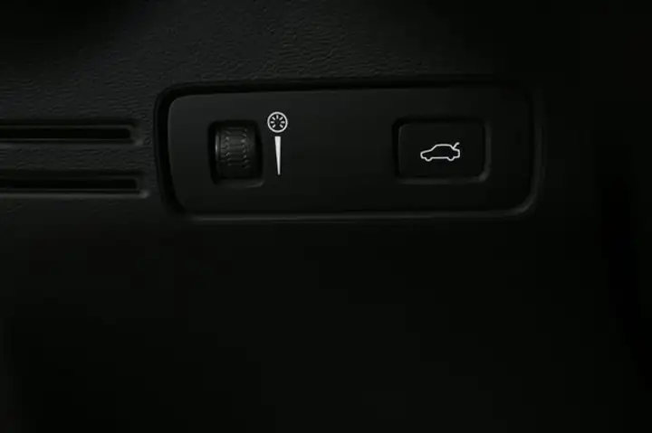 Volvo XC40 T2 Momentum Core man 2021, foto 20