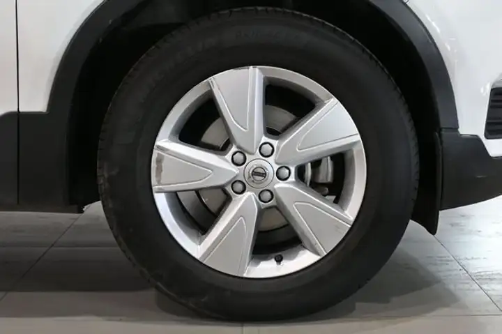 Volvo XC40 T2 Momentum Core man 2021, foto 21