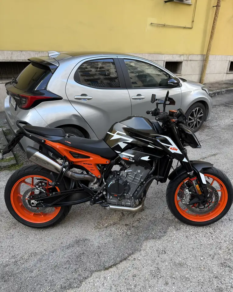 KTM 890 Duke