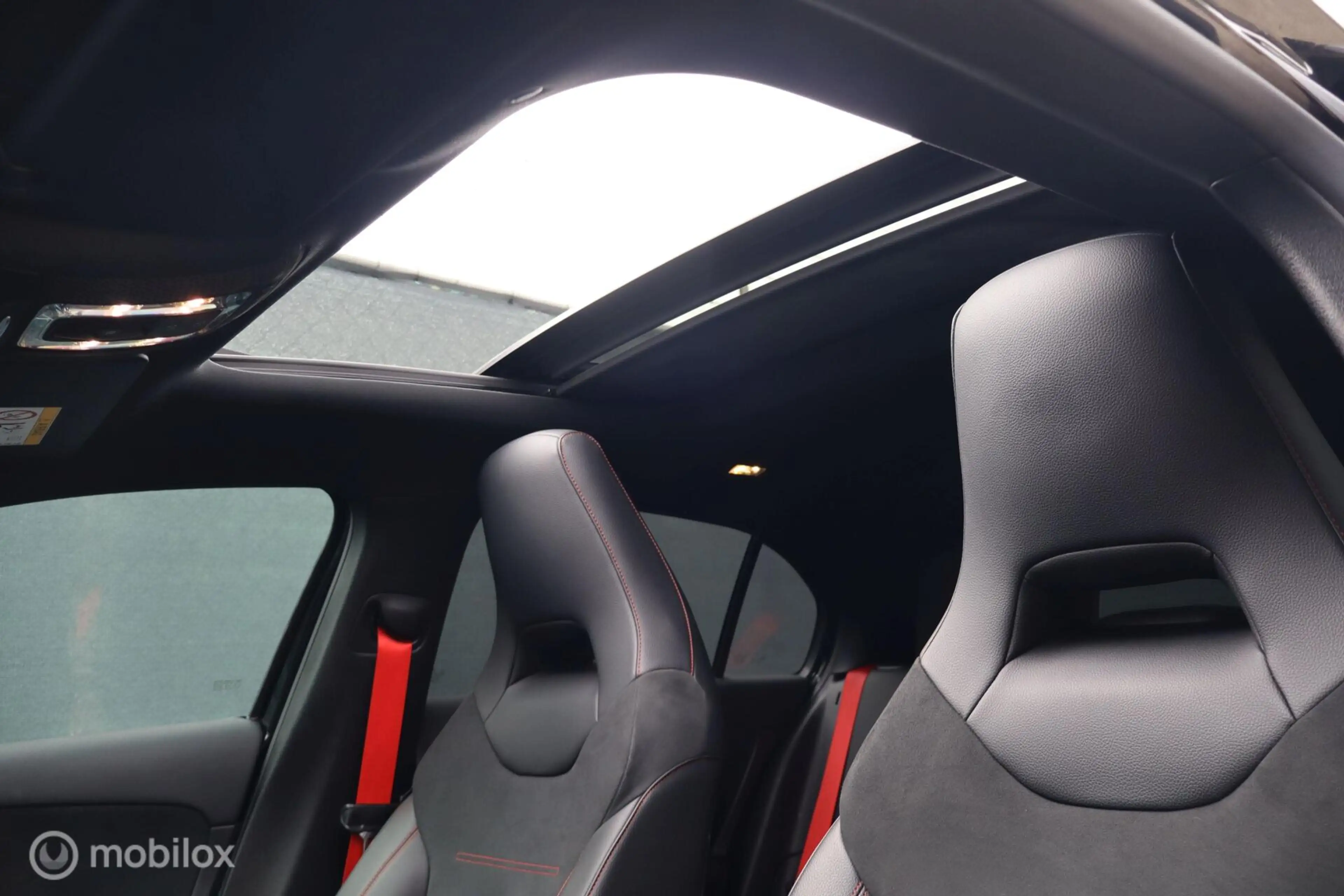 Mercedes-Benz A 45 AMG S 4MATIC+ — photo 4