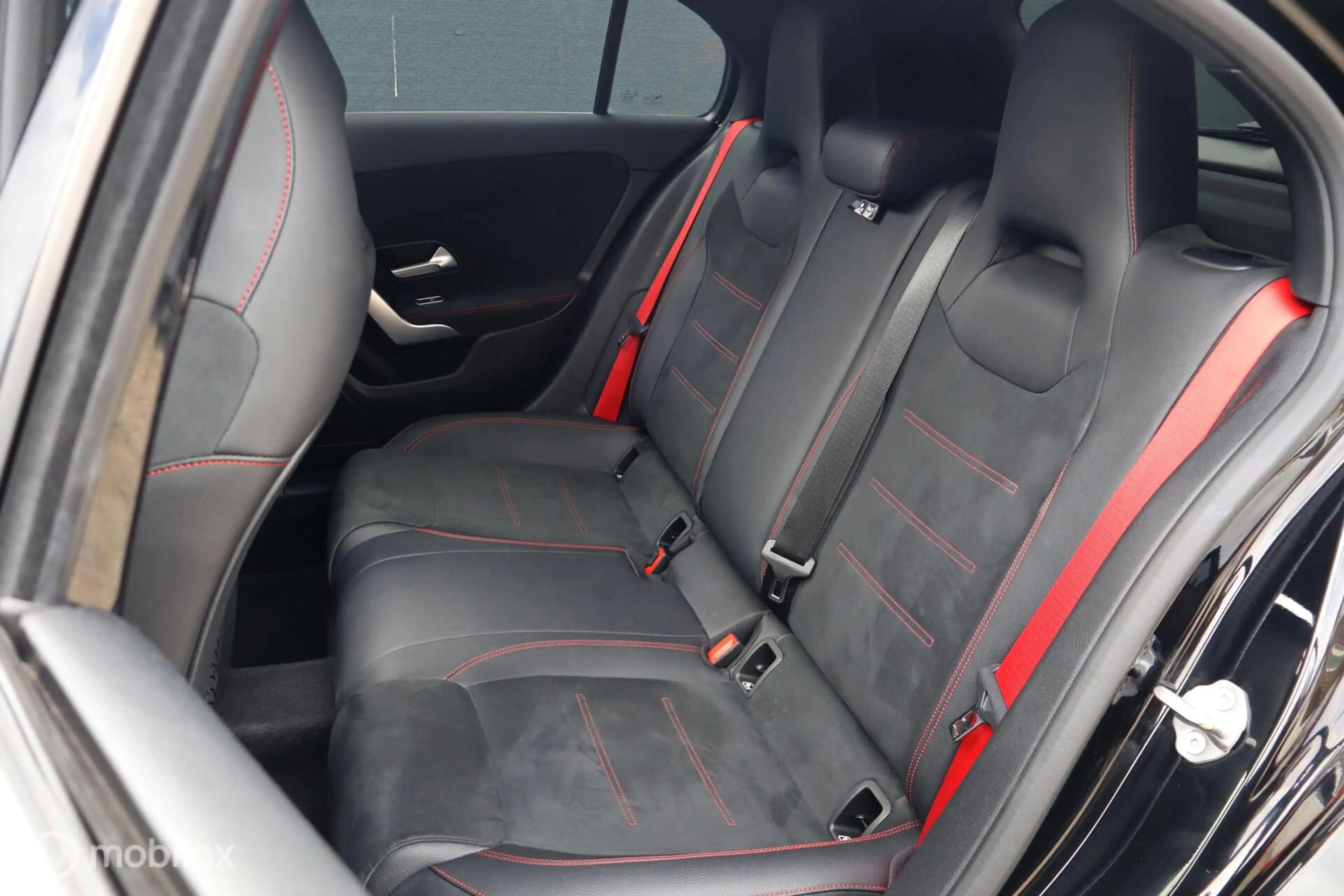 Mercedes-Benz A 45 AMG S 4MATIC+ — photo 10