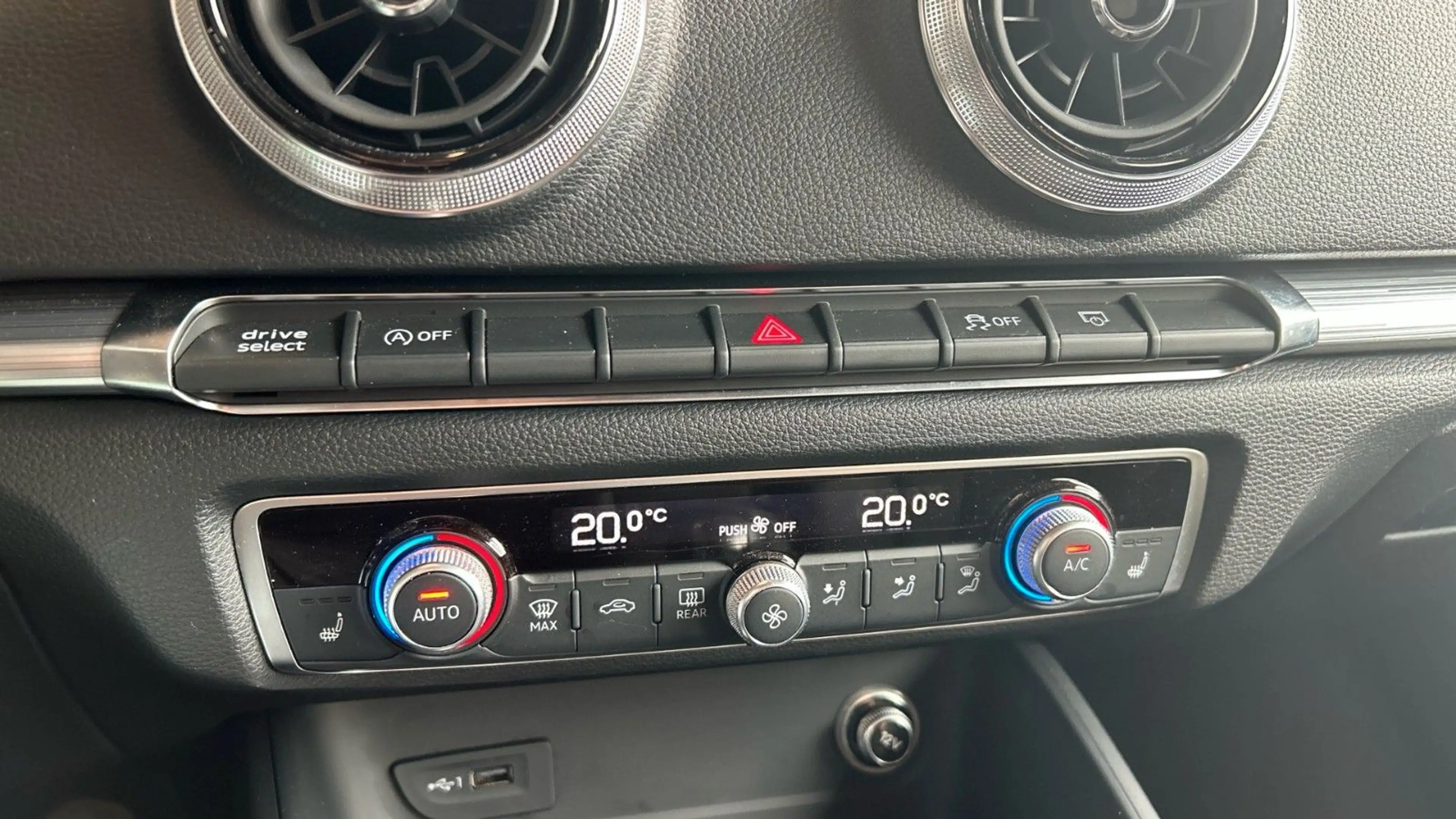 Audi A3 Sportback 40TFSI S line Sport LED SHZ LHZ ACC — photo 15