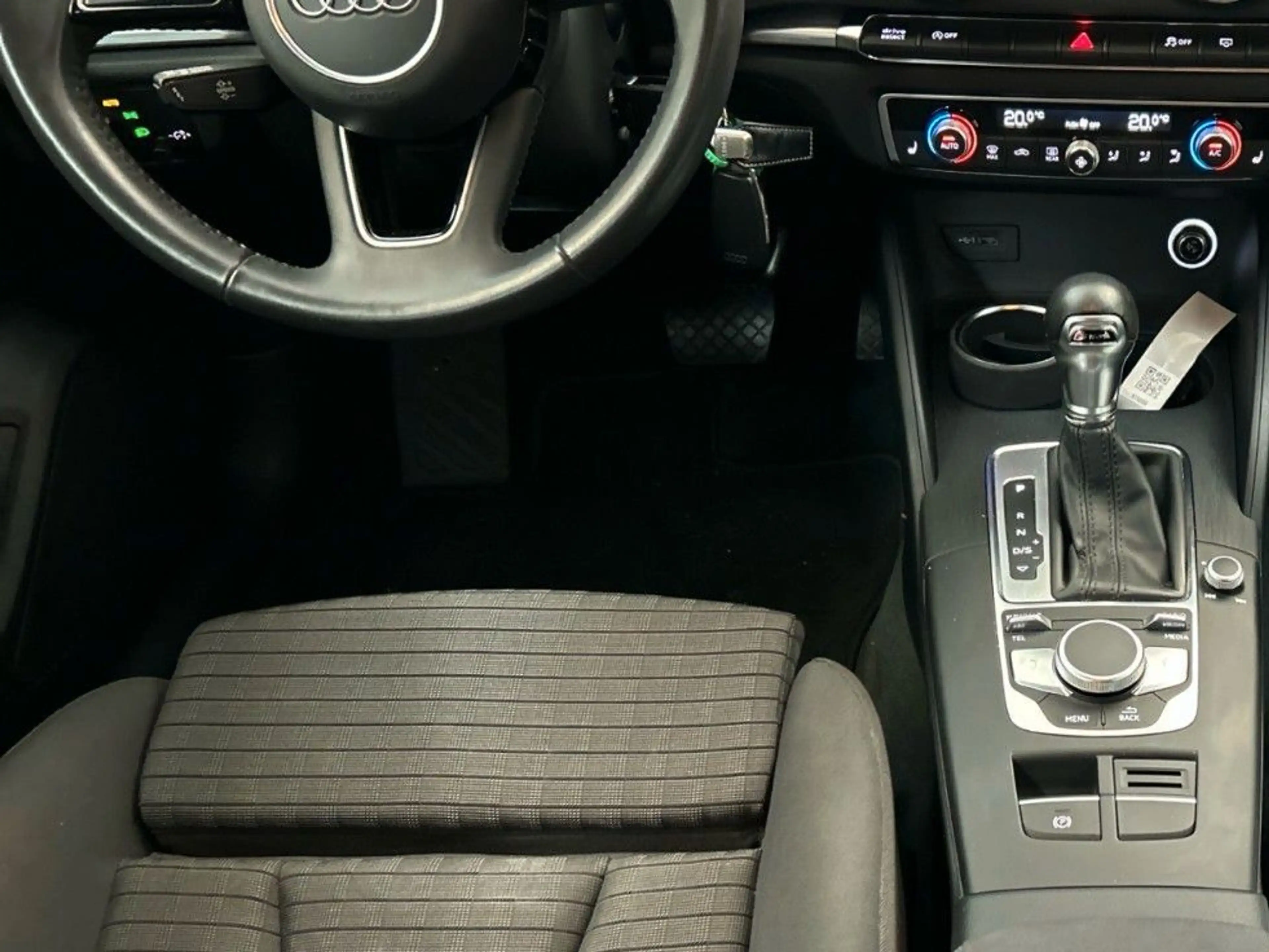 Audi A3 Sportback 40TFSI S line Sport LED SHZ LHZ ACC — photo 8