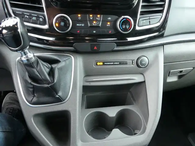 Ford Tourneo Custom view 9