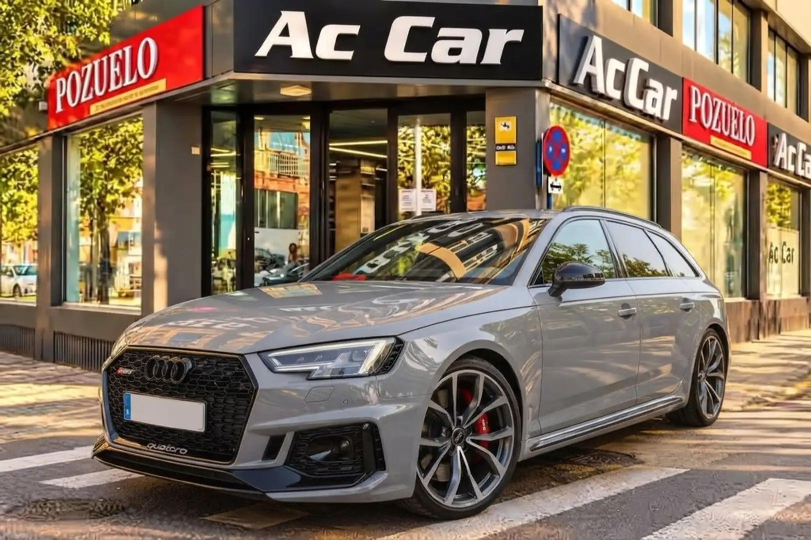 Audi RS4 Avant TFSI quattro tiptronic Gris - 1
