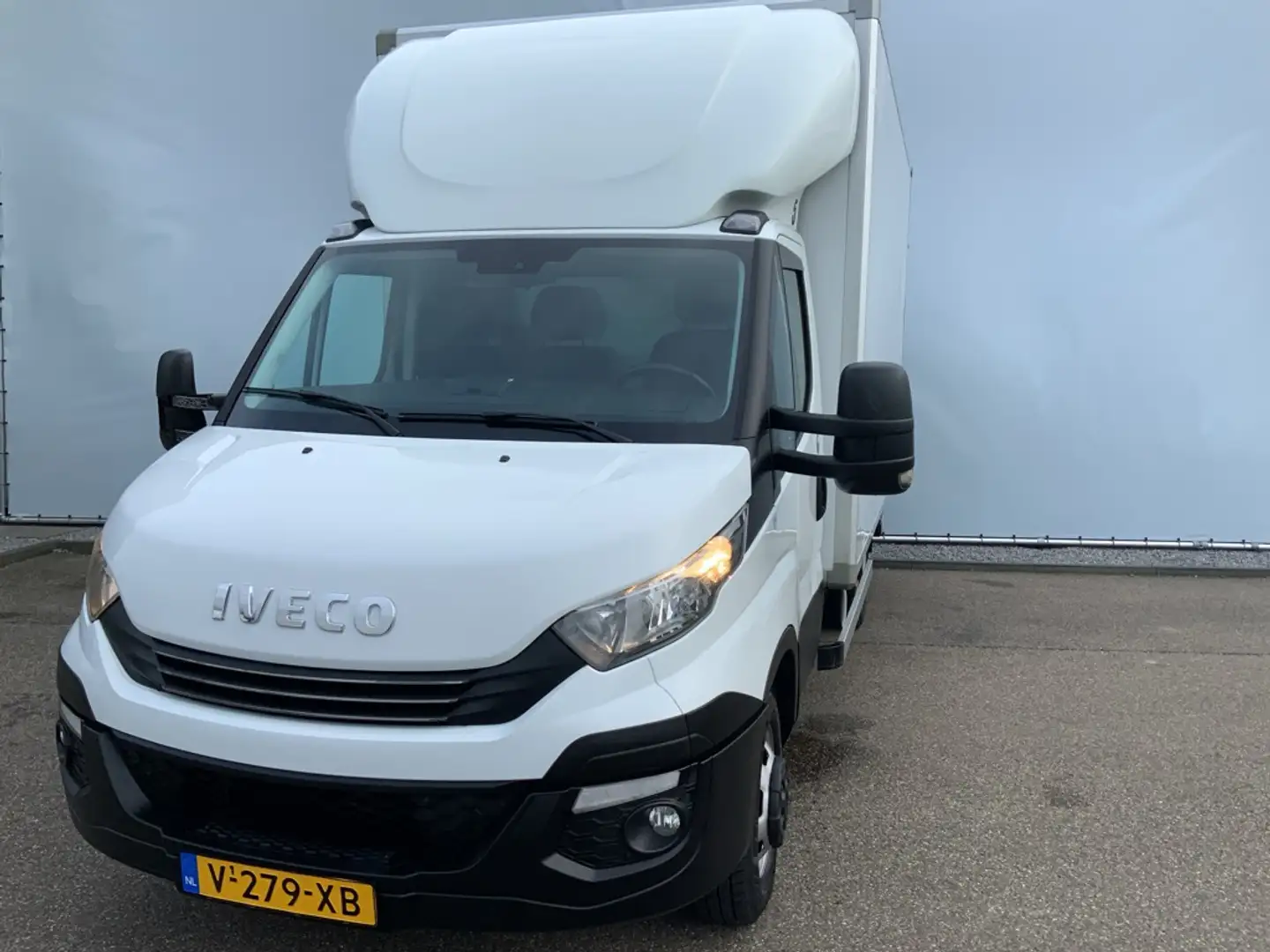 Iveco Daily 35C16 2.3 375 Automaat Meubelbak & Lift 3 Zits Air Wit - 1