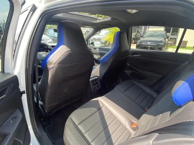 Volkswagen Golf view 11