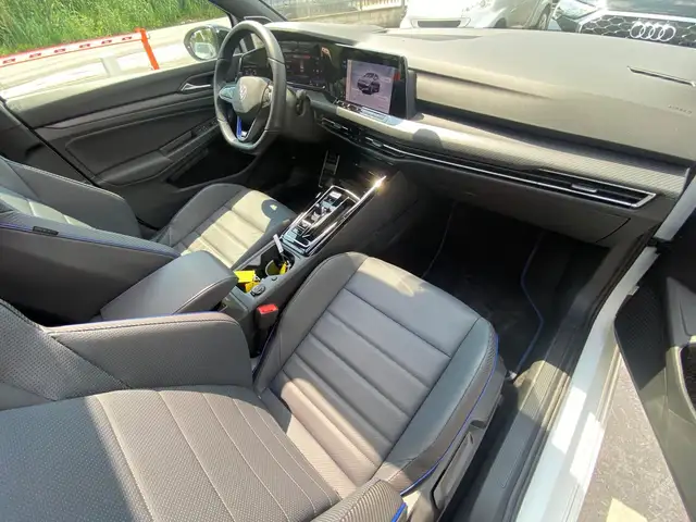 Volkswagen Golf view 8
