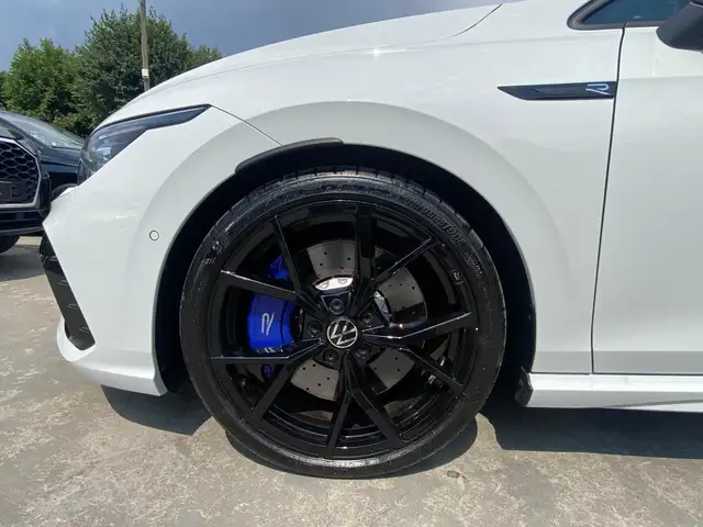 Volkswagen Golf view 5