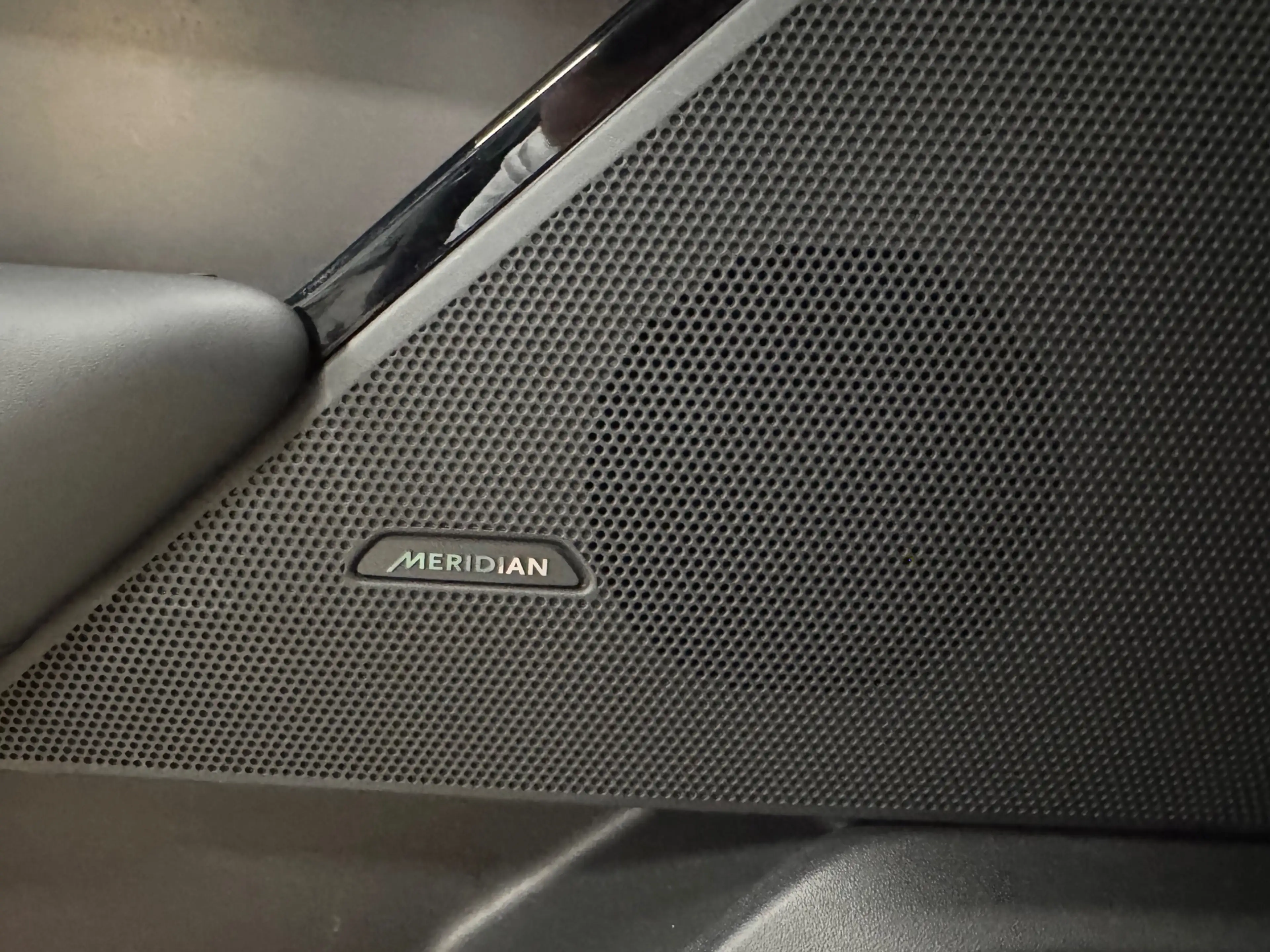 Land Rover Range Rover Velar 2.0 P400e R-Dynamic HSE | FACELIFT | PANO | 360 CA — photo 13