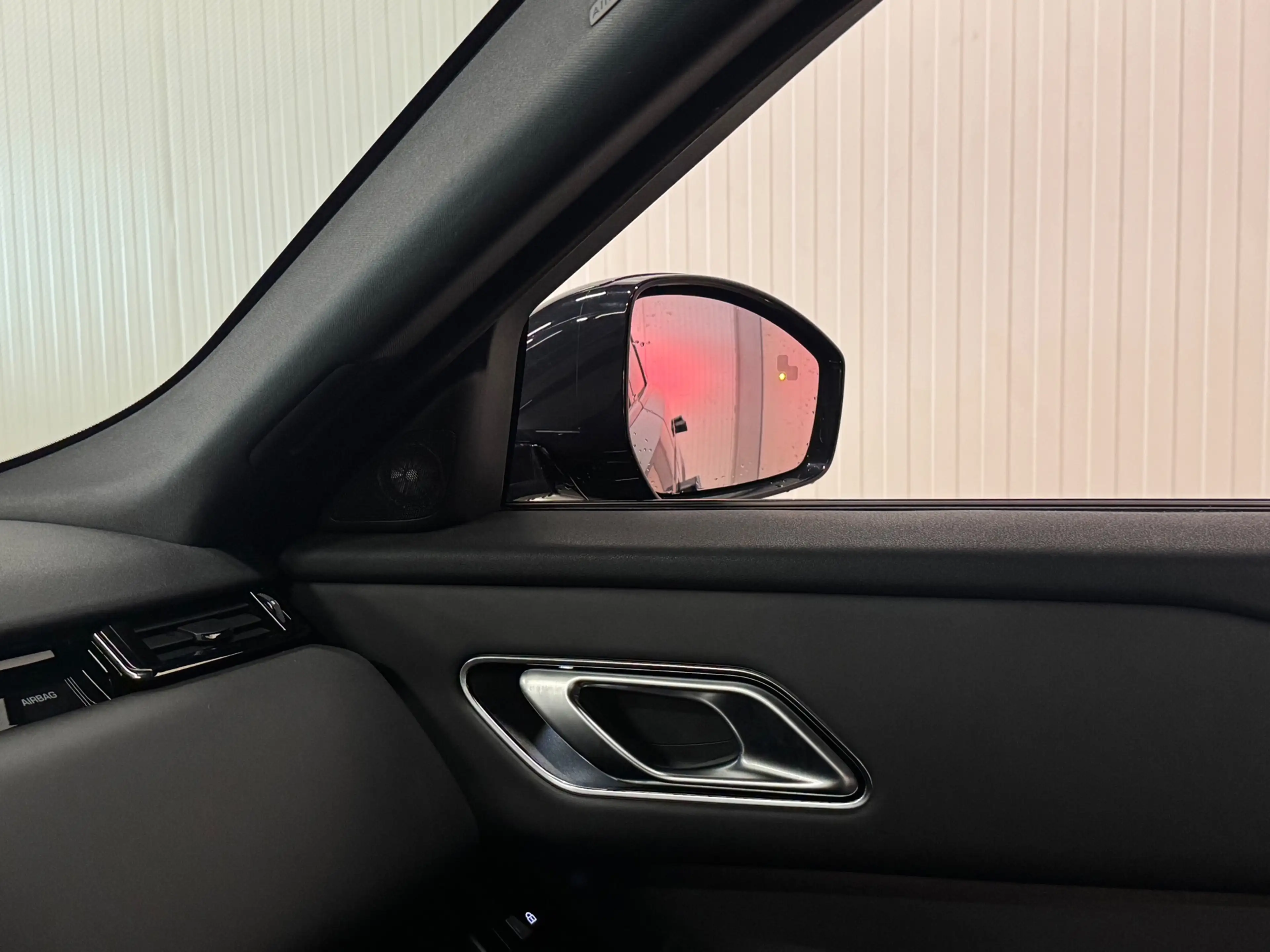 Land Rover Range Rover Velar 2.0 P400e R-Dynamic HSE | FACELIFT | PANO | 360 CA — photo 14