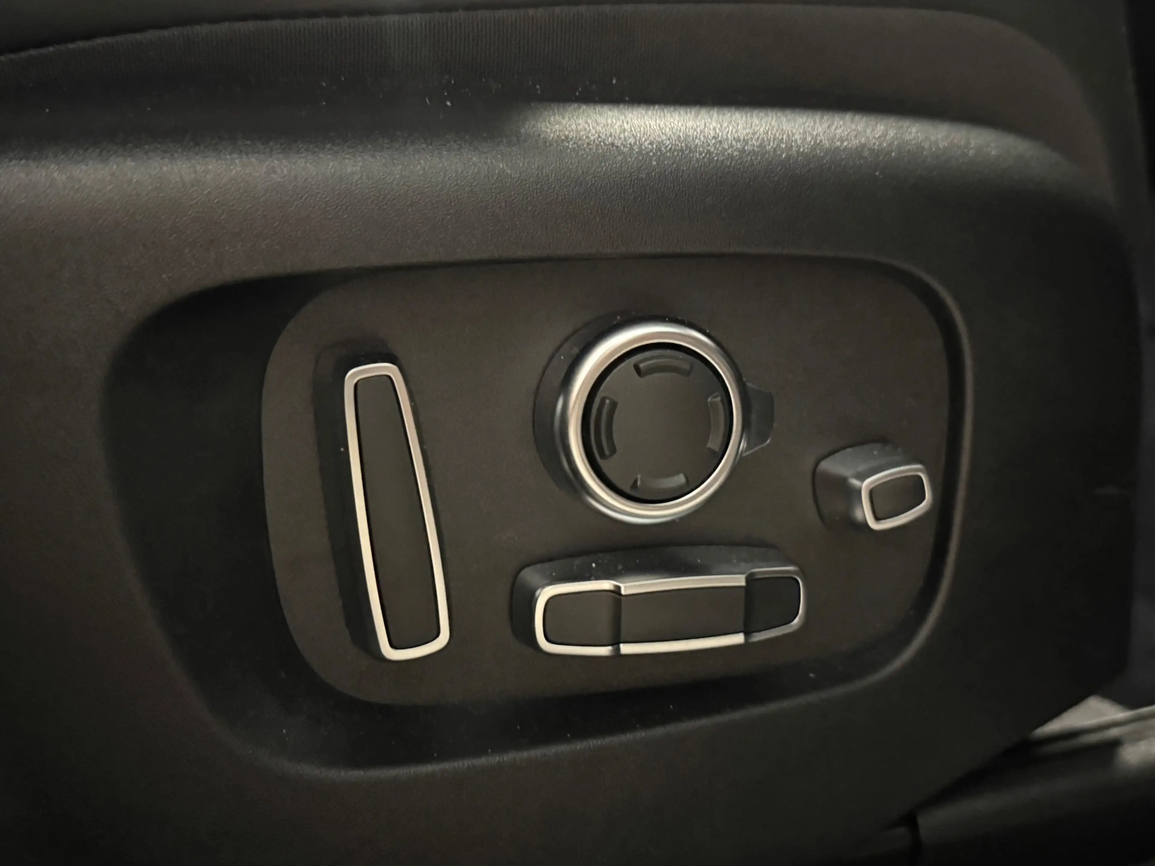 Land Rover Range Rover Velar 2.0 P400e R-Dynamic HSE | FACELIFT | PANO | 360 CA — photo 24