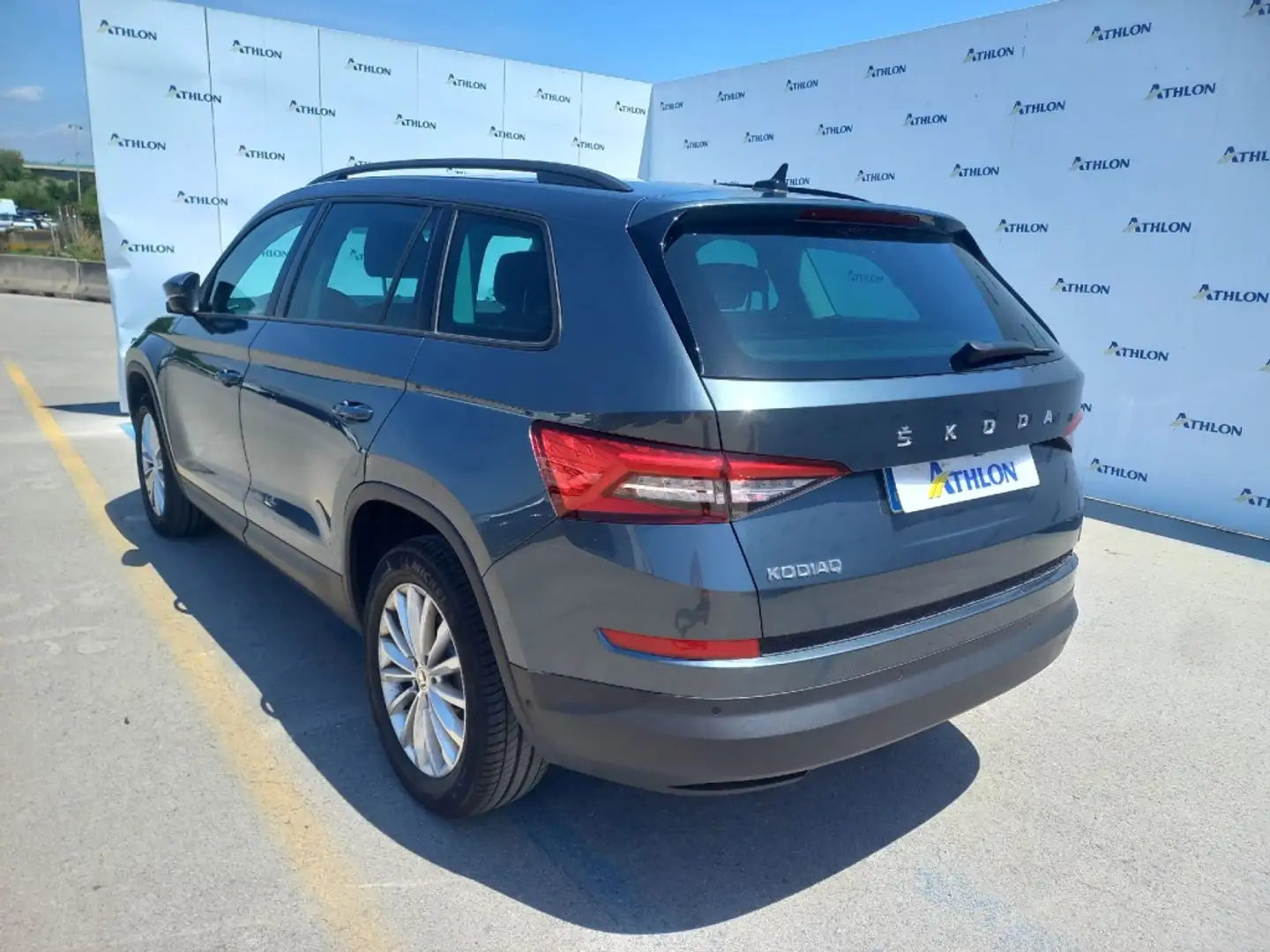 Skoda Kodiaq 2.0TDI AB tech Ambition 4x2 DSG 110kW Gris - 2