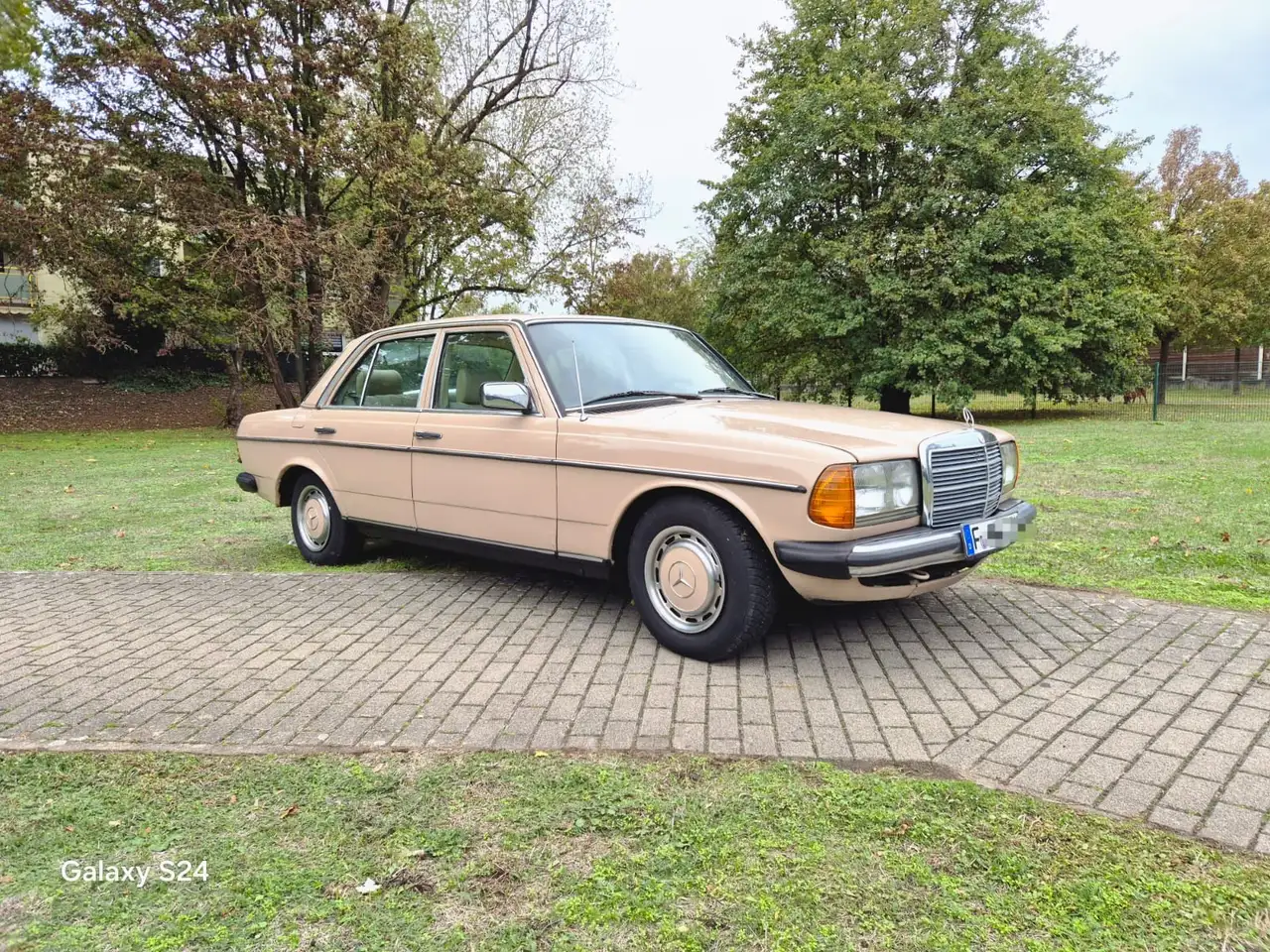 Mercedes-Benz 200