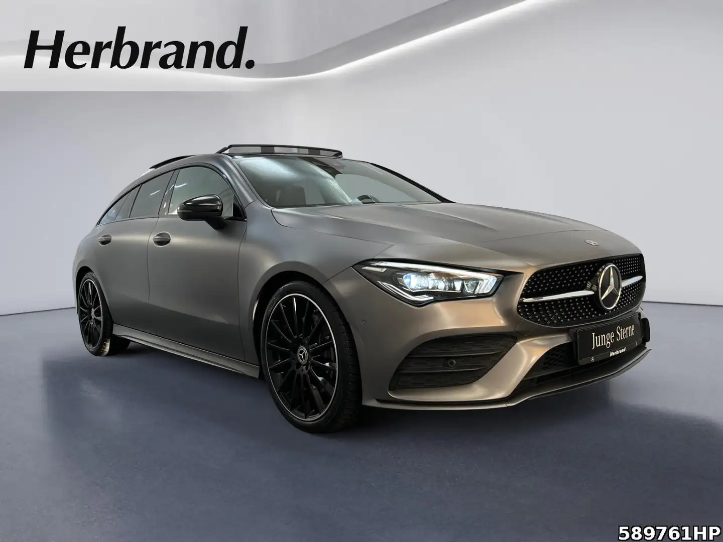 Mercedes-Benz CLA 220 d AMG Pano AHK Head-up Grau - 2