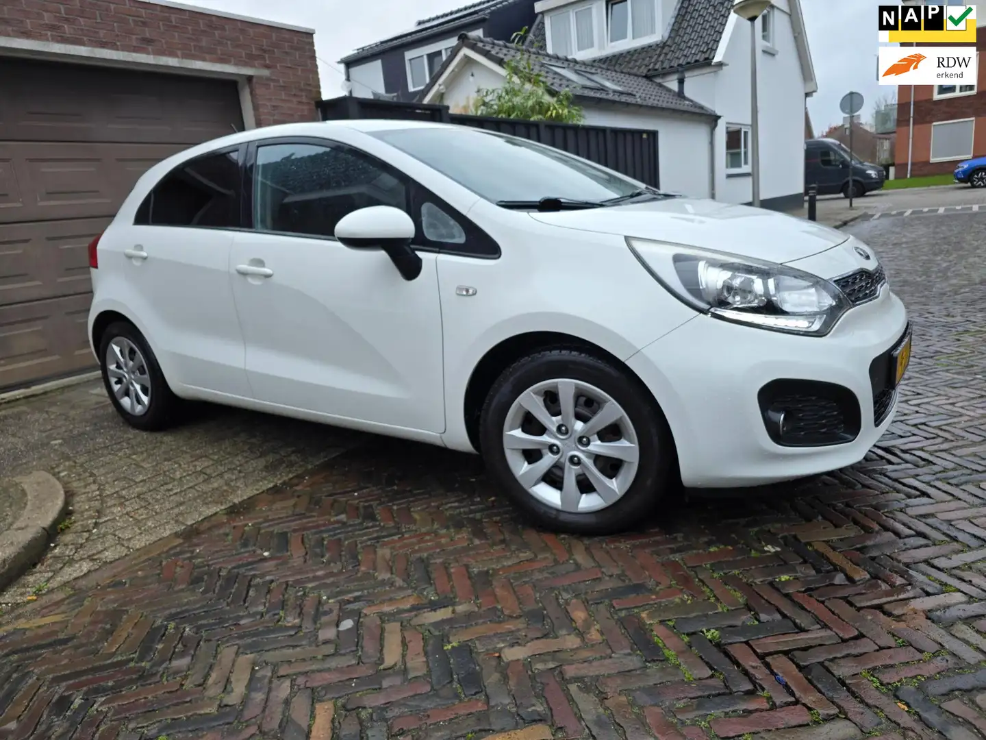 Kia Rio 1.2 CVVT BusinessLine LEES TEKST Blanco - 1